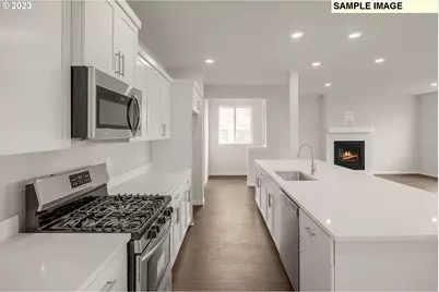 1047 Clemson St, Woodburn, OR 97071 - Photo 11