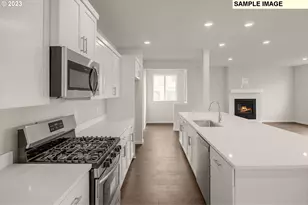 1047 Clemson St, Woodburn, OR 97071 - Photo 11