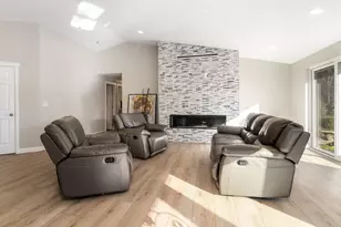 17200 NE Slope Ln, Newberg, OR 97132 - Photo 7