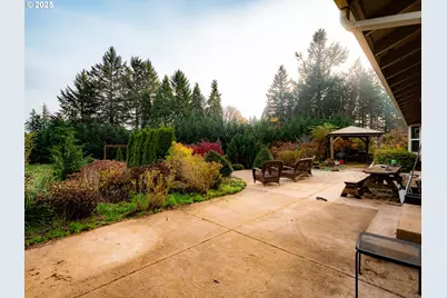 17200 NE Slope Ln, Newberg, OR 97132 - Photo 31