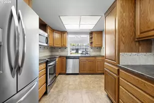 1950 SW Leewood Dr, Beaverton, OR 97003 - Photo 13
