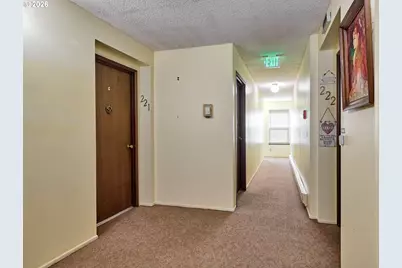950 Evergreen Rd #221, Woodburn, OR 97071 - Photo 5