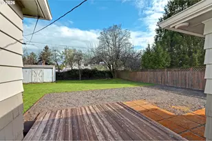 8915 SE Market St, Portland, OR 97216 - Photo 19