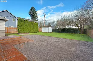 8915 SE Market St, Portland, OR 97216 - Photo 17