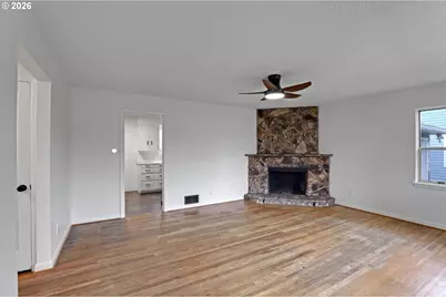 8915 SE Market St, Portland, OR 97216 - Photo 3