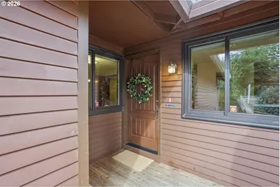 4025 SW Pomona St, Portland, OR 97219 - Photo 3