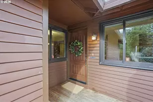 4025 SW Pomona St, Portland, OR 97219 - Photo 3