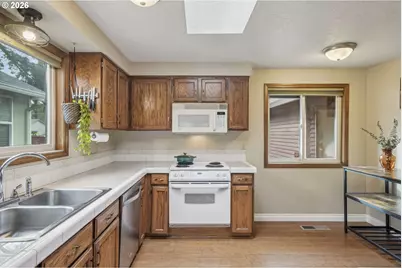 4025 SW Pomona St, Portland, OR 97219 - Photo 11