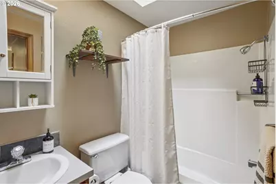 4025 SW Pomona St, Portland, OR 97219 - Photo 23