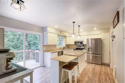 13818 NE 167th St, Brush Prairie, WA 98606 - Photo 11