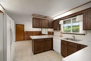 15515 Henrici Rd, Oregon City, OR 97045 - Photo 5