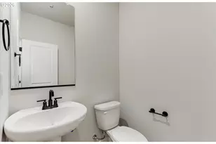 374 W Maple St, Washougal, WA 98671 - Photo 15