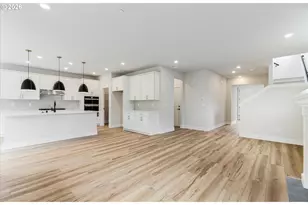 374 W Maple St, Washougal, WA 98671 - Photo 13