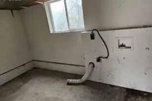 421/425 S 58th St, Springfield, OR 97478 - Photo 9