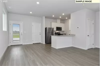 1285 Parkside Ave, Woodburn, OR 97071 - Photo 3