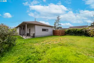 815 N King St, Seaside, OR 97138 - Photo 29