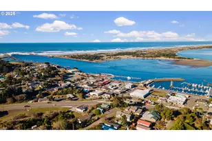 330 Chicago Ave, Bandon, OR 97411 - Photo 3