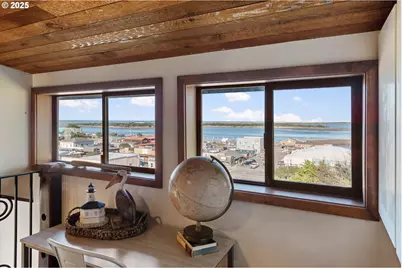 330 Chicago Ave, Bandon, OR 97411 - Photo 17