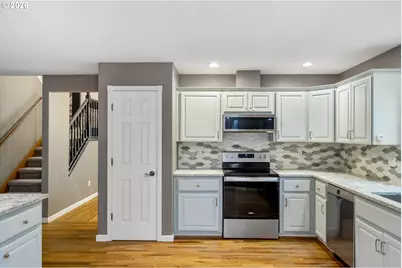 15729 SE Hawk Ct, Portland, OR 97035 - Photo 15