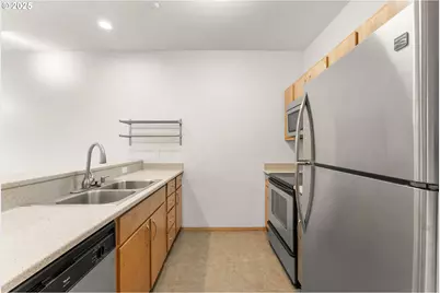 1125 NW 9th Ave #210, Portland, OR 97209 - Photo 7