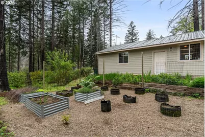 49400 Eagle Rock Pl, Vida, OR 97488 - Photo 41