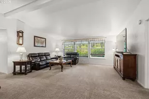 49400 Eagle Rock Pl, Vida, OR 97488 - Photo 11