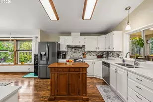 49400 Eagle Rock Pl, Vida, OR 97488 - Photo 15