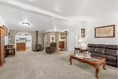 49400 Eagle Rock Pl, Vida, OR 97488 - Photo 7