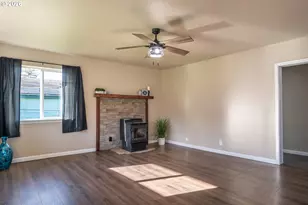 430 SE Carrol St, Winston, OR 97496 - Photo 5