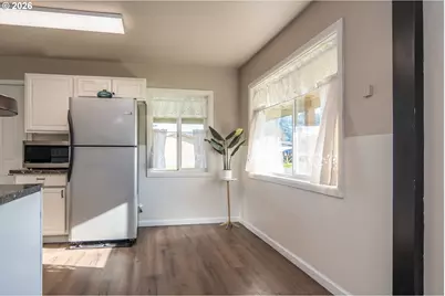 430 SE Carrol St, Winston, OR 97496 - Photo 9