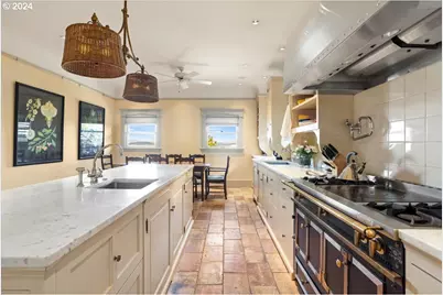 1960 SW 16th Ave, Portland, OR 97201 - Photo 15