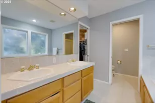 20819 SW Vicki Ln, Beaverton, OR 97007 - Photo 21