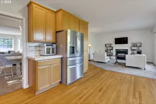 20819 SW Vicki Ln, Beaverton, OR 97007 - Photo 9