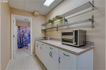 20819 SW Vicki Ln, Beaverton, OR 97007 - Photo 35