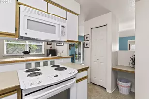 4606 W Powell Blvd, Gresham, OR 97030 - Photo 7