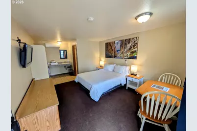 616 Mill St, Maupin, OR 97037 - Photo 23