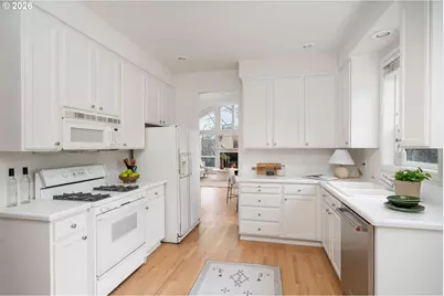 3840 S Water Ave, Portland, OR 97239 - Photo 17