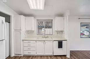 520 SW Georgetown Way, Beaverton, OR 97006 - Photo 13