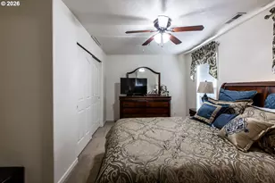 2737 Hallmark Ln, Eugene, OR 97405 - Photo 19
