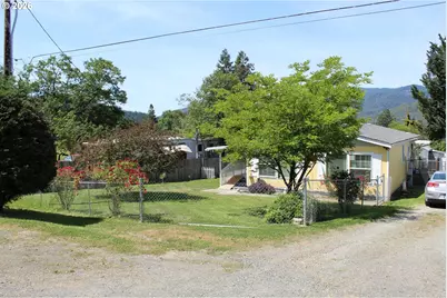 467 Cindy St, Myrtle Creek, OR 97457 - Photo 17