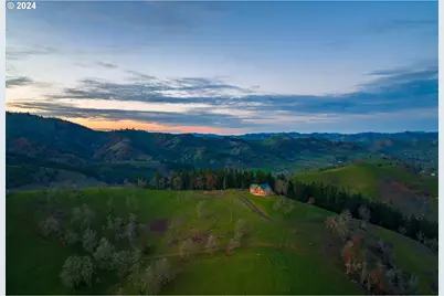 10181 N Umpqua Hwy, Roseburg, OR 97470 - Photo 3