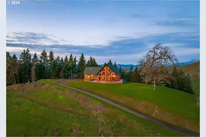 10181 N Umpqua Hwy, Roseburg, OR 97470 - Photo 1