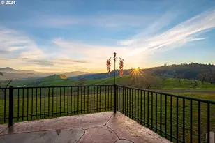 10181 N Umpqua Hwy, Roseburg, OR 97470 - Photo 9