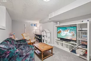 9917 NE Campaign St, Portland, OR 97220 - Photo 23