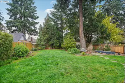 9917 NE Campaign St, Portland, OR 97220 - Photo 37