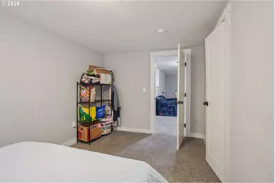 9917 NE Campaign St, Portland, OR 97220 - Photo 31