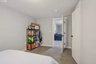 9917 NE Campaign St, Portland, OR 97220 - Photo 31