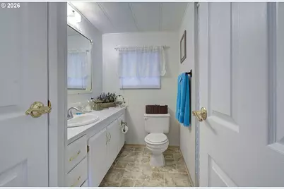 2424 Nightingale Ln, Kelso, WA 98626 - Photo 17