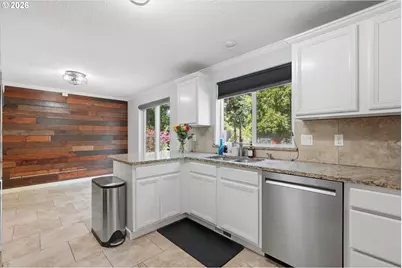 827 NE Faloma Rd, Portland, OR 97211 - Photo 13