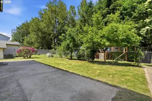 827 NE Faloma Rd, Portland, OR 97211 - Photo 27